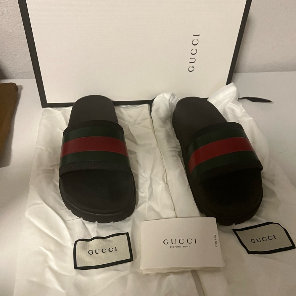 Gucci Slide Web size 6